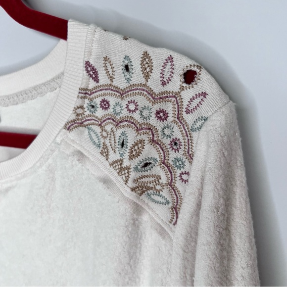 Democracy Women Size XL Die Cut Embroidered Soft Sweatshirt Relaxed Fit NEW - Picture 8 of 8